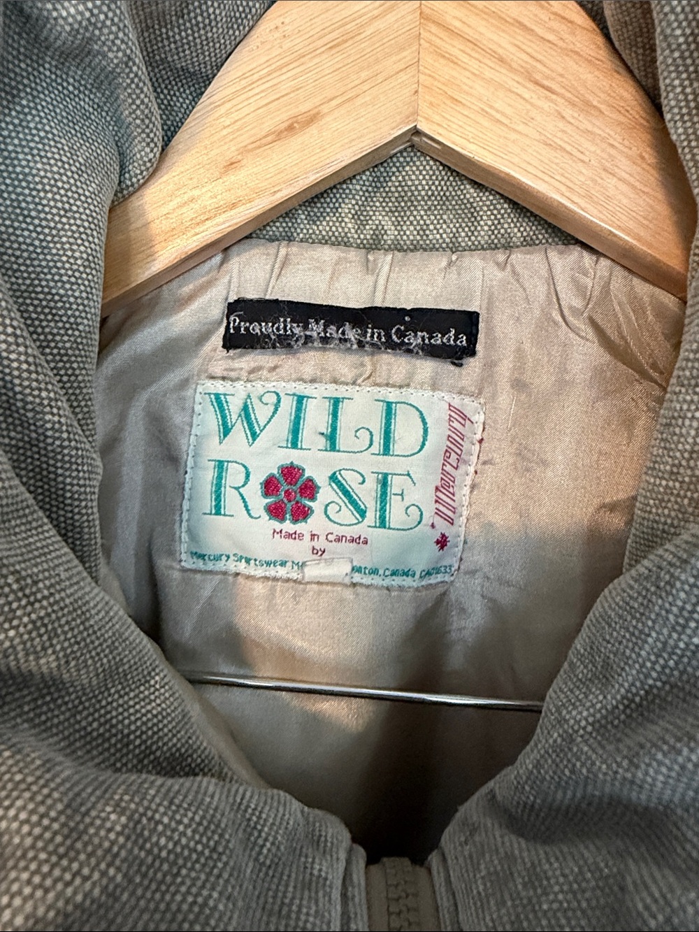 Vintage Wild Rose Jacket - Picture 2 of 11